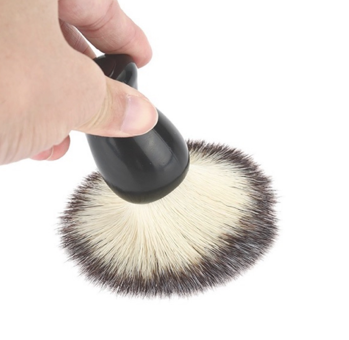 Tasteless non-shedding shaving brush